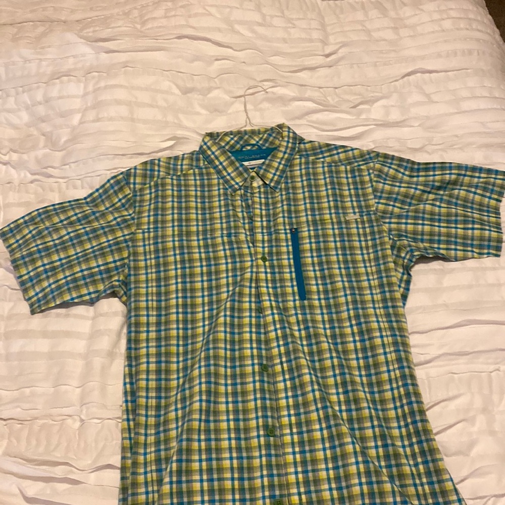 Columbia - Omni Shade - Sun Protection - XL - Excellent Condition  - Never Worn